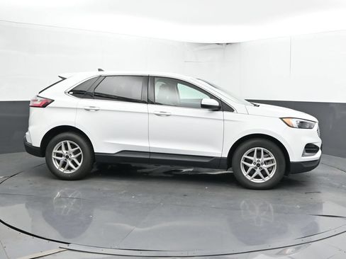 Used 2024 Ford Edge SEL AWD/4WD image 4
