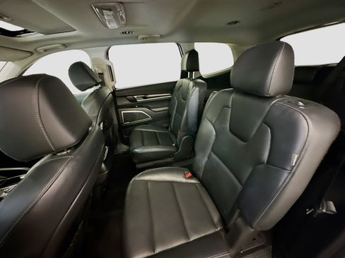 Used 2025 Kia Telluride S AWD/4WD image 30