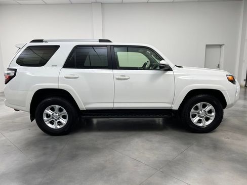 Used 2021 Toyota 4Runner SR5 Premium image 8