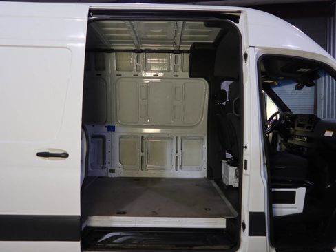 Used 2021 Mercedes-Benz Sprinter 2500 w/ Driver Convenience Package image 15