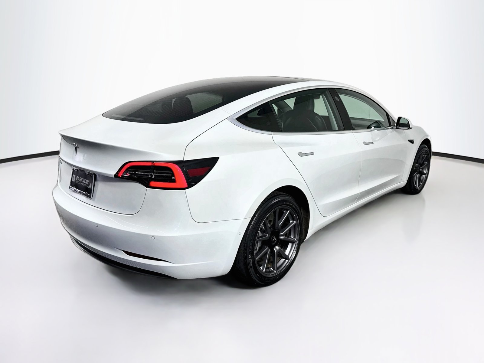 Used 2020 Tesla Model 3 Standard Range RWD image 7