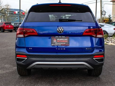 Used 2023 Volkswagen Taos SE w/ Panoramic Sunroof Package AWD/4WD image 5