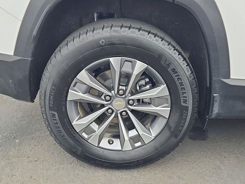 Certified 2025 Chevrolet Equinox LT image 30