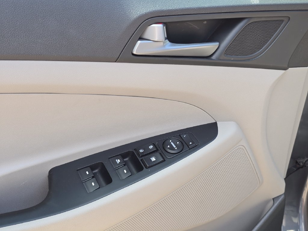 Used 2016 Hyundai Tucson Sport FWD image 29