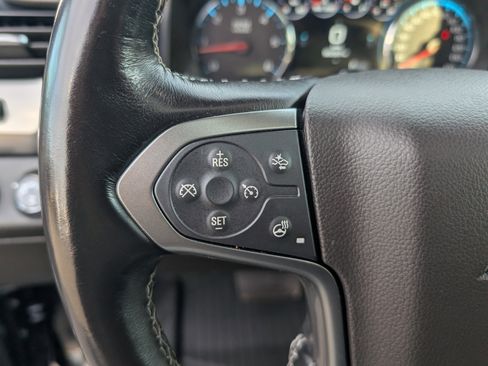 Used 2019 Chevrolet Suburban Premier image 17