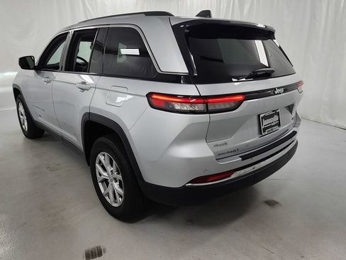 Used 2022 Jeep Grand Cherokee Limited AWD/4WD image 5