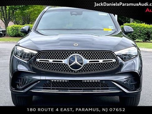 Used 2023 Mercedes-Benz GLC 300 4MATIC image 2