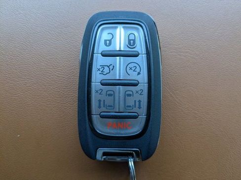 New 2026 Chrysler Pacifica Pinnacle image 35