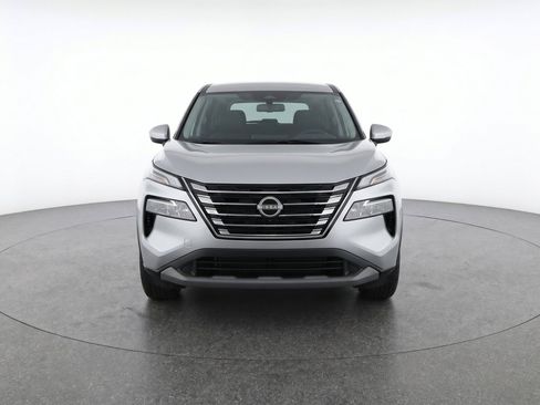 Used 2025 Nissan Rogue SV FWD image 2
