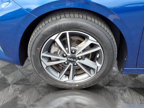 Used 2023 Kia Forte LXS image 10