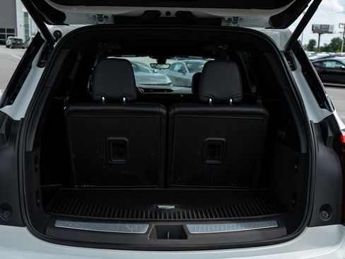 Used 2024 Cadillac XT6 Premium Luxury w/ Platinum Package image 9