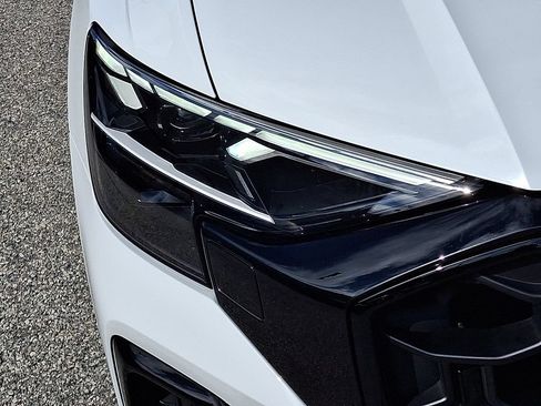 Certified 2025 Audi SQ8 Premium Plus AWD/4WD image 9