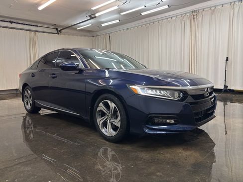Used 2018 Honda Accord EX image 4