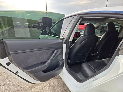 Used 2022 Tesla Model 3 Long Range image 24