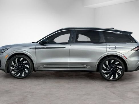 Used 2024 Lincoln Nautilus Black Label w/ Jet Appearance Package (87T) AWD/4WD image 2