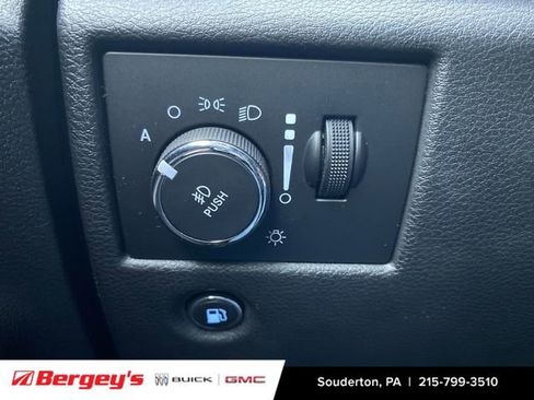 Used 2017 Jeep Grand Cherokee Altitude image 19