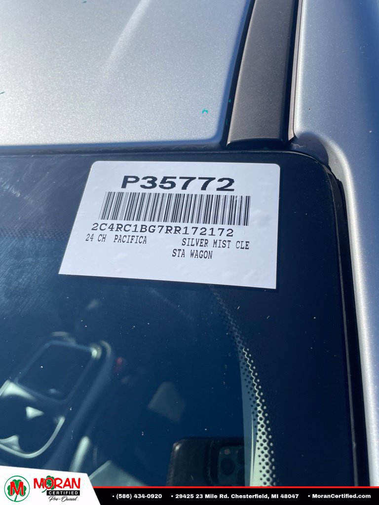 Used 2024 Chrysler Pacifica Touring-L FWD image 19