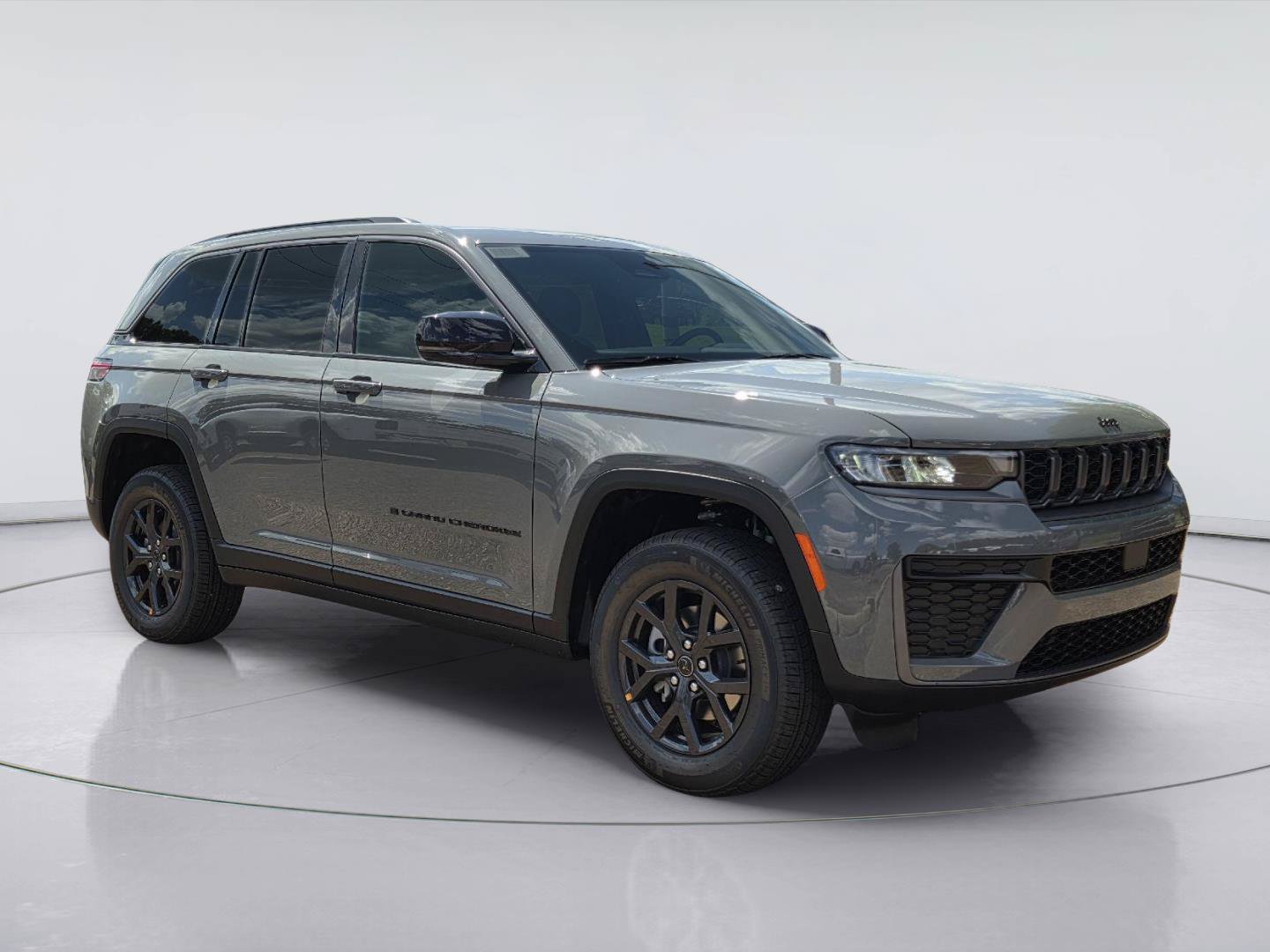 New 2027 Jeep Grand Cherokee Altitude RWD image 2