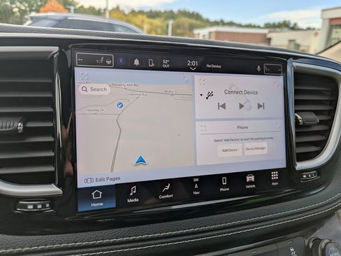 Used 2023 Chrysler Pacifica Limited image 27