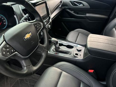 Used 2023 Chevrolet Traverse LT w/ LT Premium Package image 12