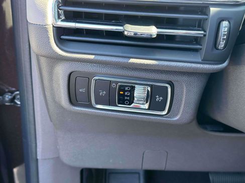 Used 2023 Lincoln Corsair Reserve w/ Equipment Group 201A image 20