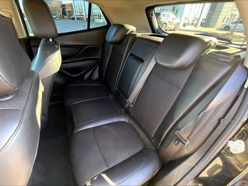 Used 2022 Buick Encore Preferred image 19