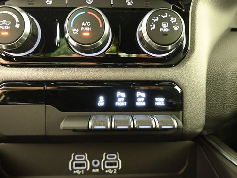 Used 2025 RAM 1500 Big Horn AWD/4WD image 30