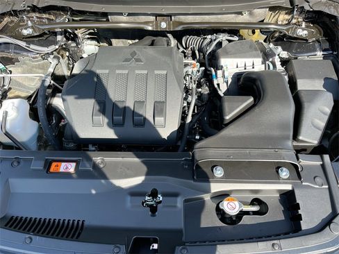 New 2026 Mitsubishi Eclipse Cross LE image 28