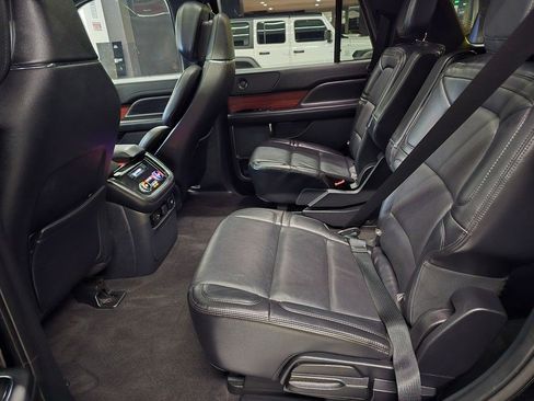 Used 2021 Lincoln Navigator Reserve AWD/4WD image 34