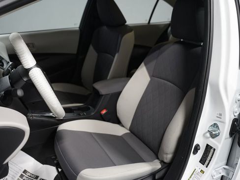 Certified 2025 Toyota Corolla LE image 24