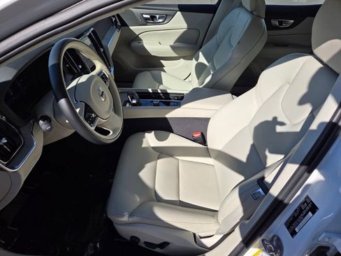 Used 2023 Volvo S60 B5 Plus w/ Climate Package FWD image 13