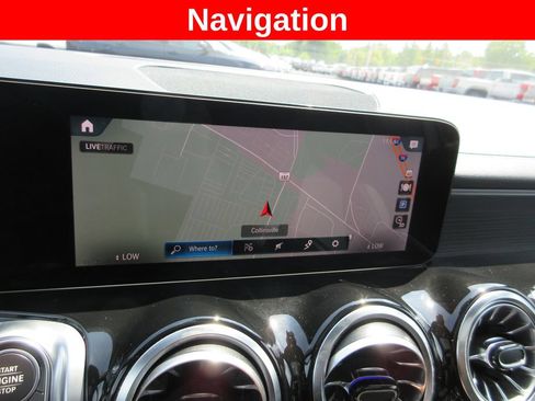 Used 2022 Mercedes-Benz GLB 250 4MATIC image 16