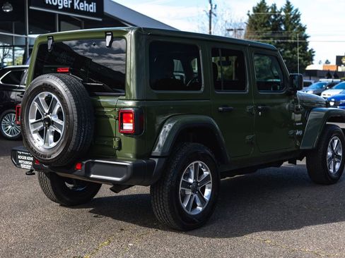 Used 2023 Jeep Wrangler Unlimited Sahara AWD/4WD image 8