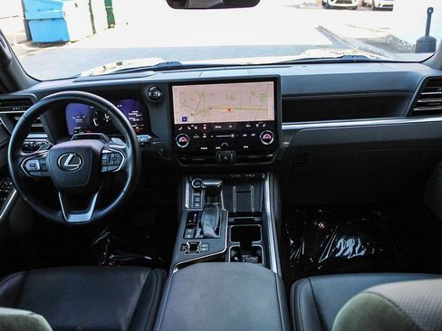 Used 2024 Lexus GX 550 AWD/4WD image 13