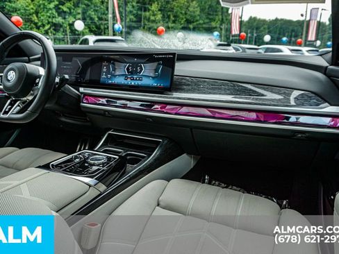 Used 2024 BMW 760i xDrive w/ Premium Package image 24