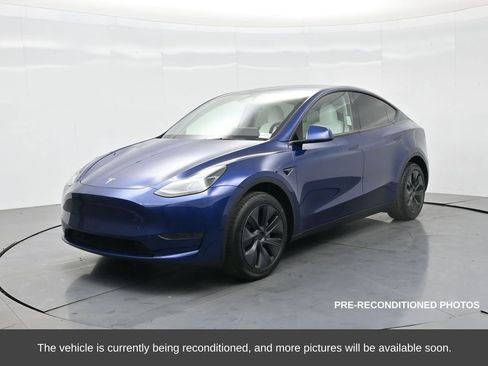 Used 2025 Tesla Model Y Long Range image 2
