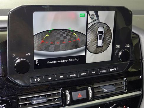 New 2025 Nissan Pathfinder Platinum image 7