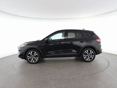 Used 2022 Ford Escape SE w/ SE Sport Appearance Package image 6