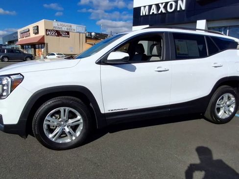 Certified 2023 GMC Terrain SLE w/ Driver Convenience Package image 6