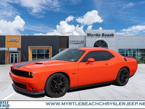 Used 2016 Dodge Challenger R/T w/ Driver Convenience Group image 1