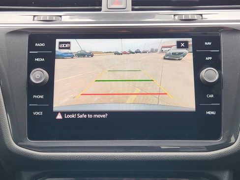 Used 2022 Volkswagen Tiguan SEL R-Line image 21