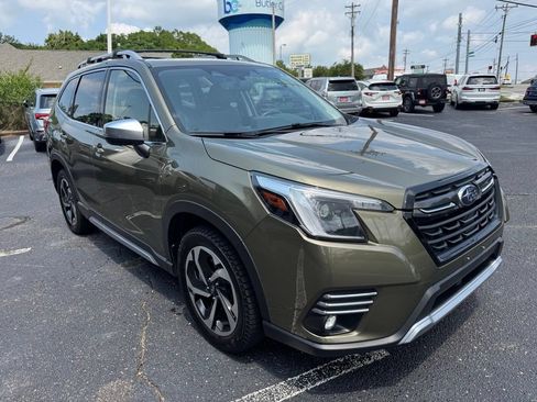 Used 2023 Subaru Forester Touring AWD/4WD image 4