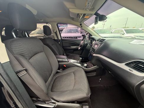 Used 2018 Dodge Journey SE w/ Popular Equipment Group FWD image 24