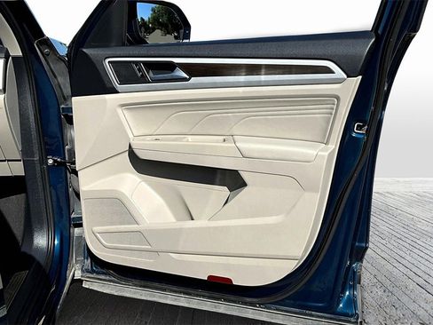 Used 2022 Volkswagen Atlas SE image 19