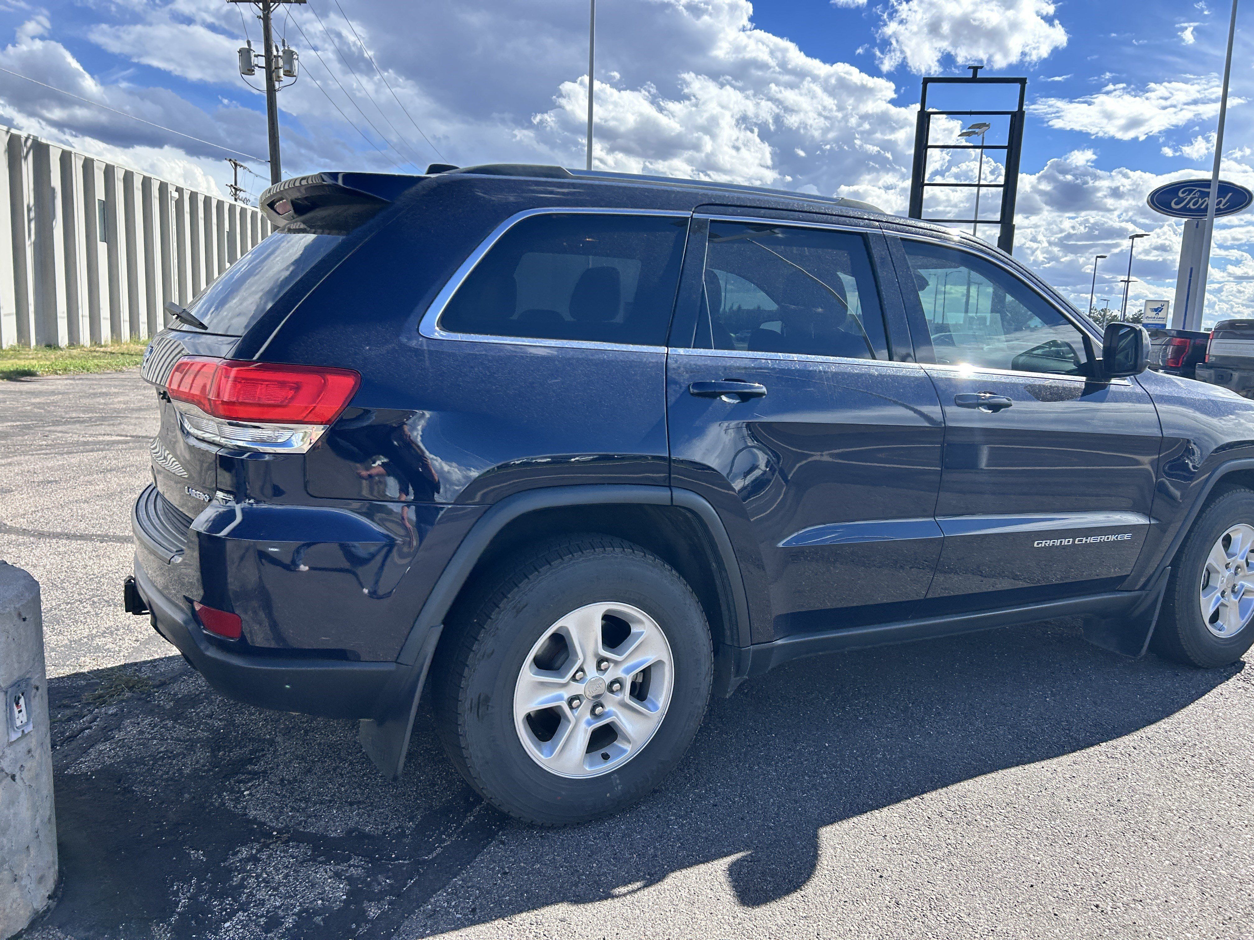 Used 2014 Jeep Grand Cherokee Laredo w/ Trailer Tow Group IV AWD/4WD image 5