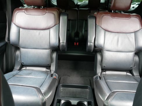 Used 2020 Ford Explorer Platinum w/ Premium Technology Package AWD/4WD image 13