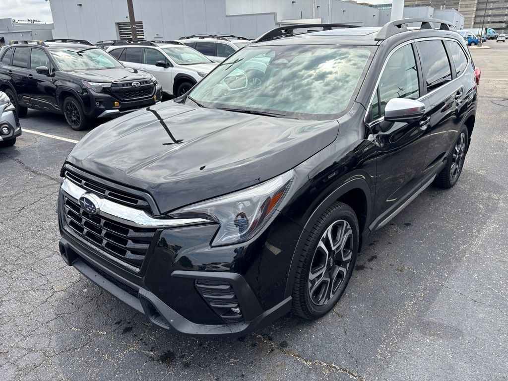 Used 2023 Subaru Ascent Limited w/ Technology Package AWD/4WD image 5