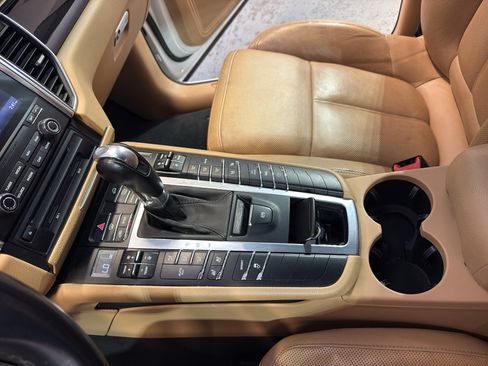 Used 2017 Porsche Macan AWD/4WD image 20