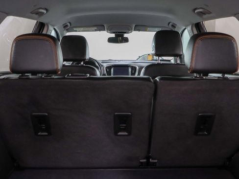 Used 2023 GMC Terrain AT4 image 28