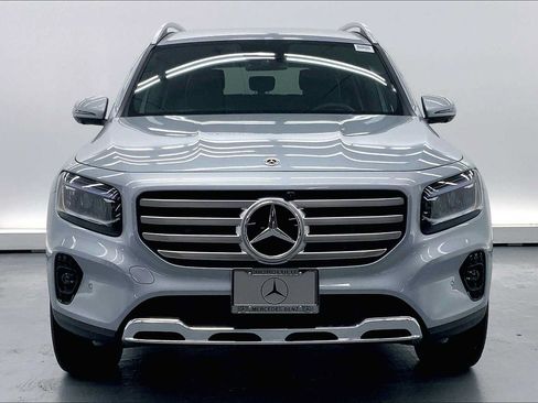 Used 2026 Mercedes-Benz GLB 250 image 3